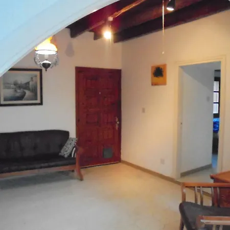 Village House Limassol Semesterbostad Agios Tychonas