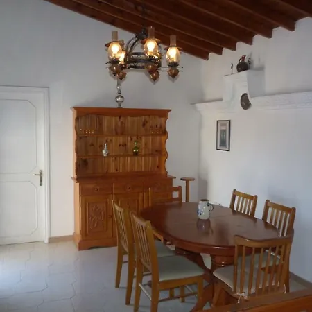 Village House Limassol Semesterbostad Agios Tychonas