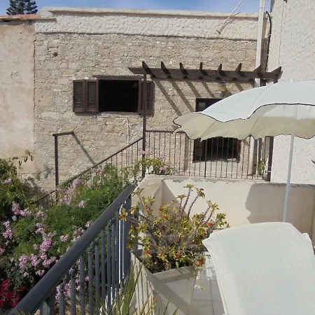 Semesterbostad Village House Limassol